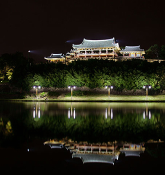 영남루 야경